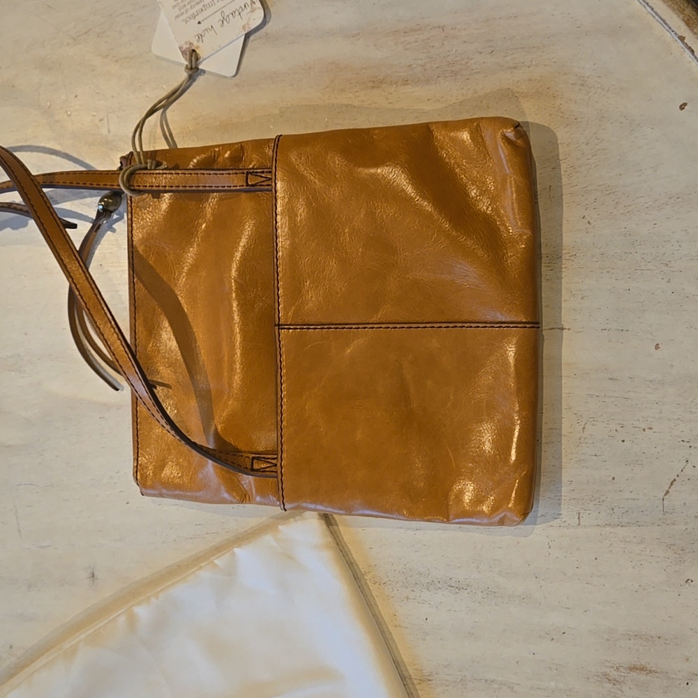 NEW!!! Hobo Gold Leather Crossbody Bag - Picture 3 of 11